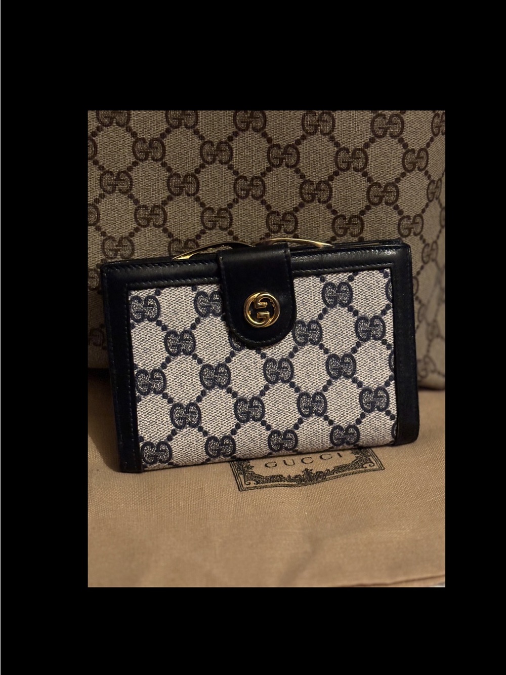 Gucci Beige Canvas Wallet with Navy Trim and Gold GG Snap - Picture 3 of 11